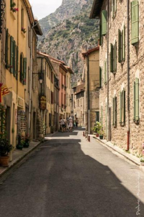 Отель Maison les Ramparts  Villefranche de Conflent